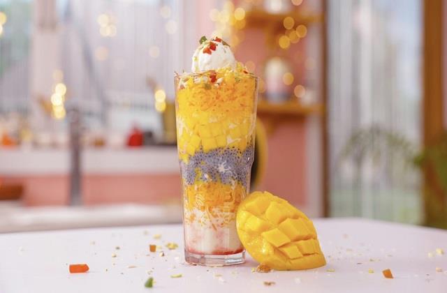 इस गर्मी करें कुछ नया ट्राई, बिना मशीन घर पर बनाएं 'मैंगो रबड़ी फालूदा'