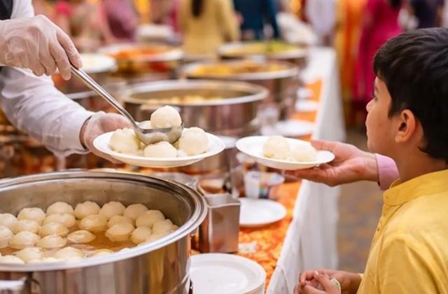 खौफनाक हादसा... एक रसगुल्ले के लिए Caterer  ने शादी में  आए बच्चे को फेंक दिया जलते तंदूर में