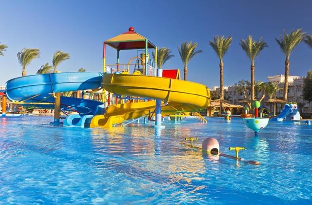 Water Park में नहाते वक्त 21 साल के लड़के की गई जान, पानी के बीच घबराहट होने पर तुरंत करें ये काम