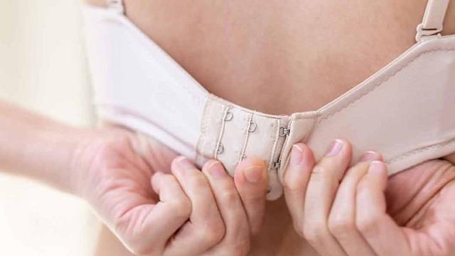 ब्रा में 3 हुक क्यों होते हैं?  90% लड़कियों को नहीं पता होगा इसका लॉजिक