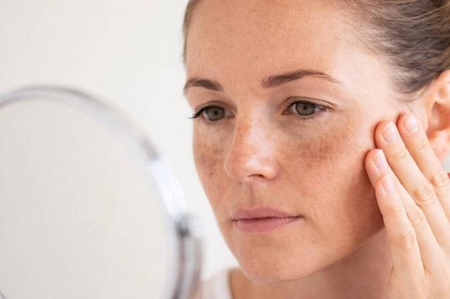 Pigmentation के लिए पार्लर क्यों जाना? इन 2 होममेड स्क्रब से बन जाएगा काम