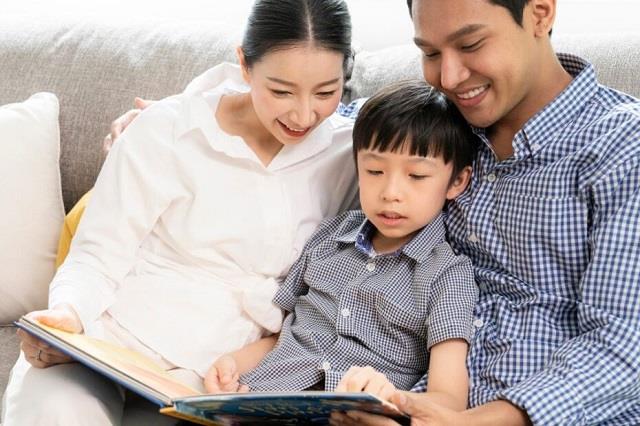 ऑटिज़्म से पीड़ित बच्चे के माता-पिता को किन बातों का रखना चाहिए ध्यान