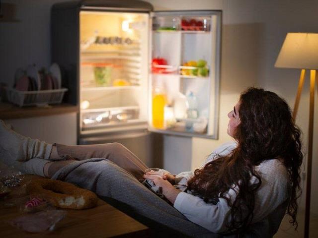 फ्रीजर में जम रही है बर्फ की चादर? जानिए गर्मियों में फ्रिज कितने नंबर पर चलाना चाहिए