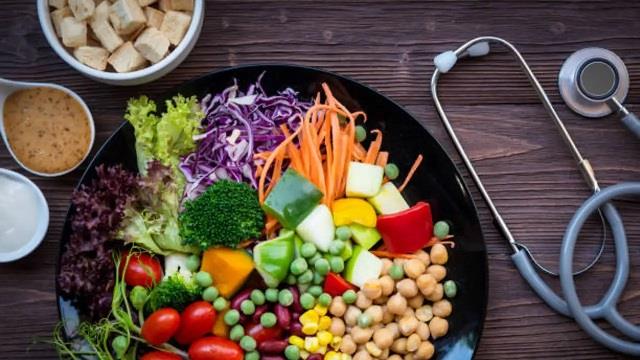 Vegetarian Diet सच में कैंसर के खतरे को कम करती है? जानिए Expert की राय