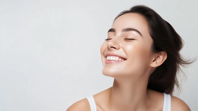 ग्लोइंग स्किन के लिए नहीं उड़ाने पड़ेंगे पार्लर में पैसे, बस डाइट में शामिल करे लें ये Fruit Juices