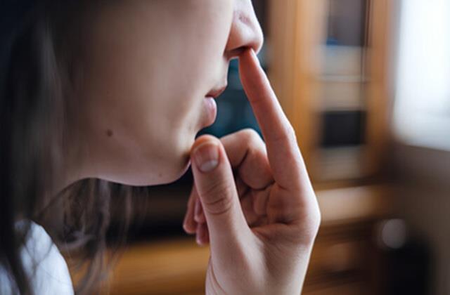 नाक में उंगली डालने की आदत भी है जानलेवा, यह आपको कर सकती है बीमार