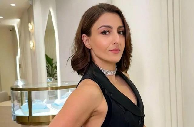 पेरिमेनोपॉज से परेशान हुईं Soha Ali Khan, कॉफी छोड़ अपनाया हेल्दी ड्रिंक