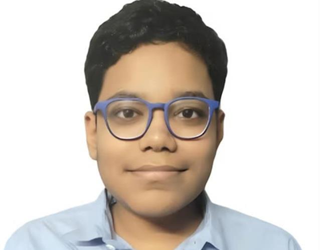 CBSE Result: गंभीर बीमारी भी नहीं रोक सकी Aarav Vats के कदम, 10वीं में आए 96.6%