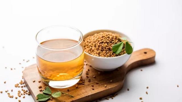 14 दिनों तक मेथी दाना खाने से शरीर में दिखेंगे ये गजब के फायदे