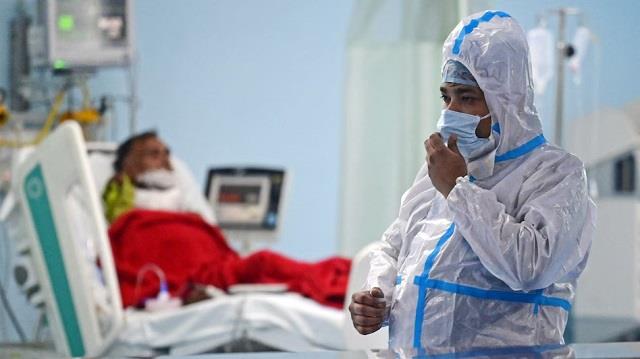 Ebola  Virus को लेकर बढ़ी चिंता, WHO ने की ग्लोबल हेल्थ इमरजेंसी,जानें कैसे फैलता है यह संक्रमण