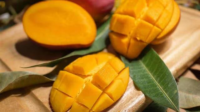 बाजार से नकली दशहरी तो नहीं खरीद रहे आप? ऐसे पहचानें असली आम