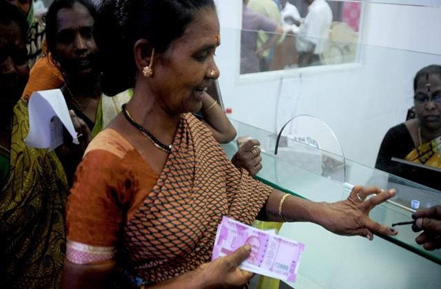 भारत में बढ़ी महिला कर्जदारों की संख्या,  Loan के सहारे बढ़ा रही हैं अपना बिजनेस