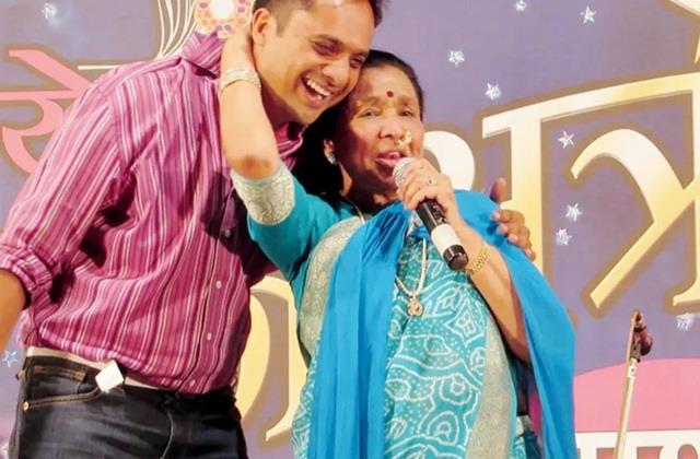 जब आशा भोसले ने ऑडियंस ने मिलवाया था अपने 'बॉयफ्रेंड' से, बेहद दिलचस्प है ये किस्सा