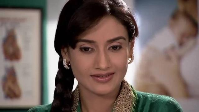 हिटलर दीदी’ फेम Rati Pandey पर टूटा दुखों का पहाड़, पिता के निधन से सदमे में Actress