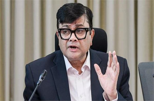 री-इवैल्यूएशन में नंबर बढ़े तो क्या CBSE लौटाएगा फीस? बोर्ड ने खुद दिया जवाब