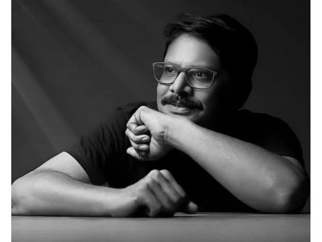 फिल्म इंडस्ट्री को बड़ा झटका: दिग्गज फिल्ममेकर का कार्डियक अरेस्ट से निधन