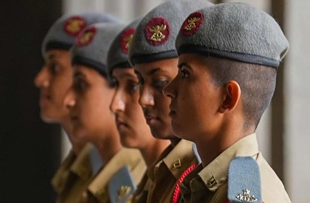महिलाओं के लिए बड़ा दिन...93 साल में पहली बार राष्ट्रपति की मौजूदगी में महिला कैडेट्स हुई NDA में शामिल