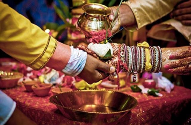 बेटी की शादी के दिन उठी पिता की अर्थी....  दूल्हा कर रहा था दहेज की मांग, बरातियों की हुई खूब पिटाई