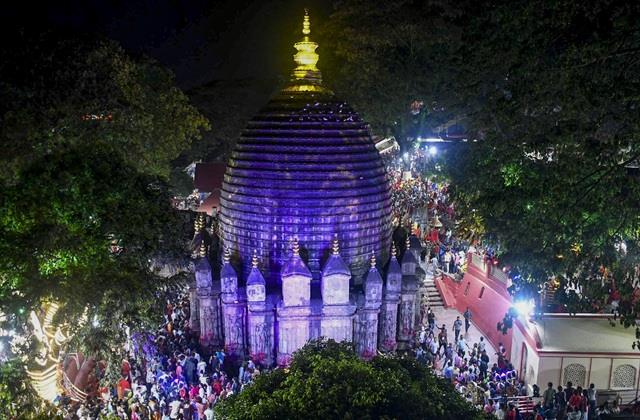 मां का चमत्कारी मंदिर जहां मूर्ति नहीं 'योनि' की होती है पूजा, प्रसाद में देते हैं खून से लिपटा कपड़ा