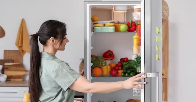 Fridge में रखी ये चीजें जल्दी हो सकती हैं खराब, कहीं आप भी तो नहीं कर रहे ये आम गलती?