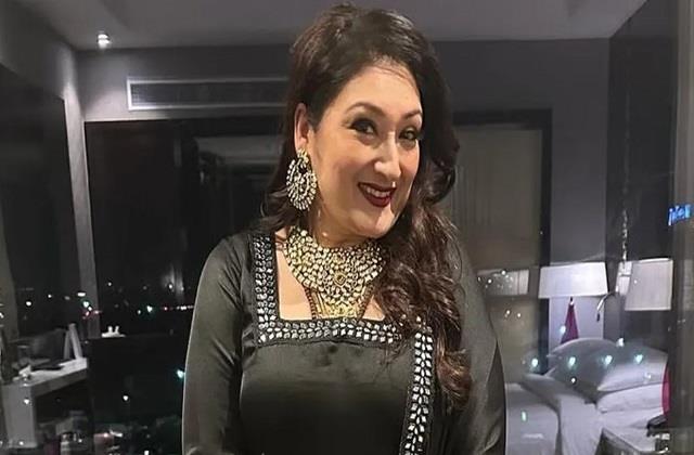 59 की उम्र में भी लग्जरी लाइफ जीती हैं Sunita Ahuja, करोड़ों की संपत्ति की हैं मालकिन