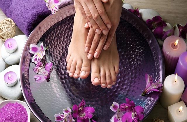 घर पर करें आसानी से करें Pedicure, बिना खर्च के पैर बनेंगे मुलायम और चमकदार