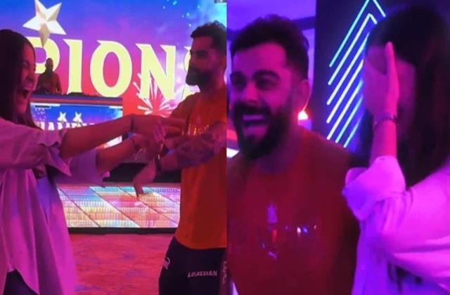 RCB की जीत से झूम उठे विराट कोहली, खास टी-शर्ट पहनकर अनुष्का के साथ लगाए ठुमके