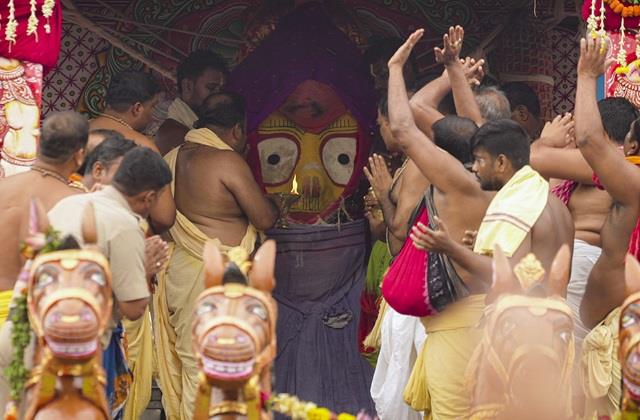 अपने जन्मस्थान पर पहुंचे भगवान जगन्नाथ, बलभद्र और देवी सुभद्रा, आज निभाई जाएगी 'अडपा मंडप बिजे' की रस्म