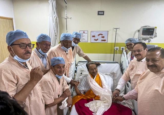 26 दिन बाद खत्म हुई सोनम वांगचुक की भूख हड़ताल, सरकार को माननी पड़ेगी ये 3 शर्तें