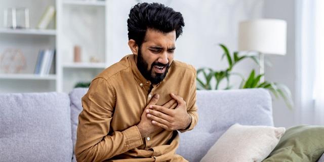 40 की उम्र के बाद दिल का रखें खास ख्याल, हार्ट अटैक से बचने के लिए अपनाएं ये 7 जरूरी आदतें