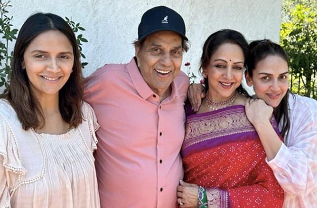 पिता धर्मेंद्र  को बेहद याद करती हैं ईशा देओल और अहाना, हेमा मालिनी बोली- दोनों बेटियों का दुख देखा नहीं जाता