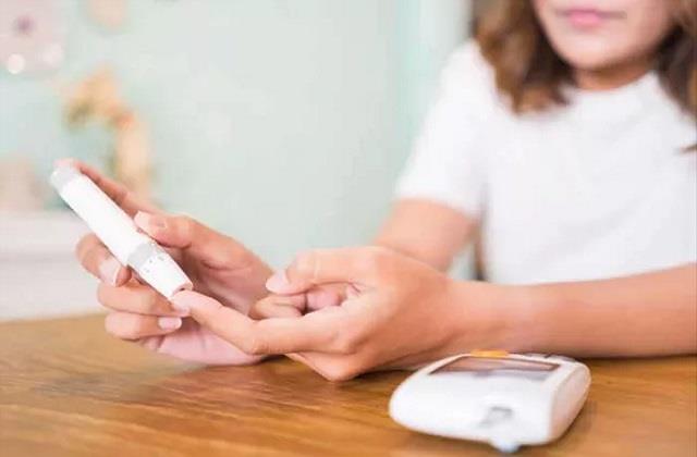 Diabetic के मरीज भूलकर भी न खाएं ये 5 चीजें, तेजी से बढ़ सकता है ब्लड शुगर