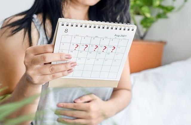 लेट Periods से हैं परेशान तो दूध में मिलाकर पिएं ये 2 चीजें, मिल सकती है राहत
