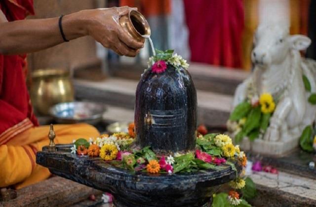 सावन 2026 में पड़ेंगे 2 ग्रहण, क्या बंद होगी शिव पूजा?