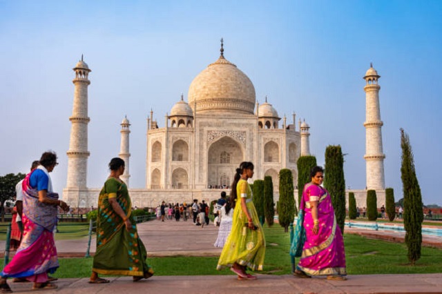 PunjabKesari Visitor Management at Taj Mahal