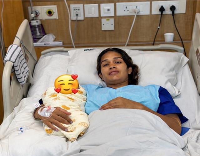 शिवरात्रि के शुभ अवसर बबीता फोगाट ने दिया बेटी को जन्म, बोली- मेरी घर पार्वती आई है