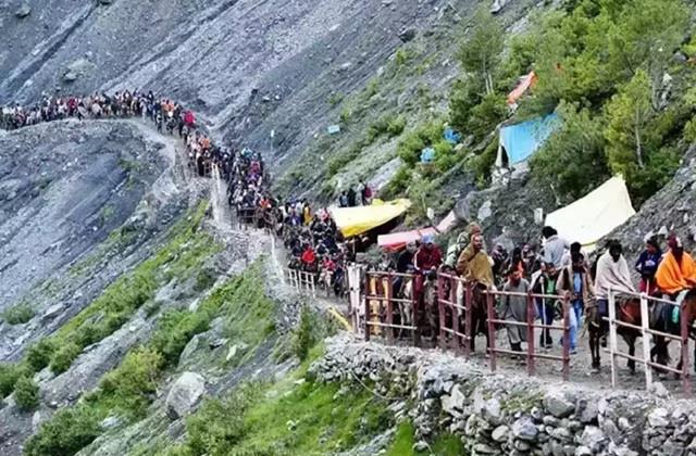 जम्मू-कश्मीर से आर्टिकल 370 हटने के 7 साल पूरे, राेक दी गई अमरनाथ यात्रा