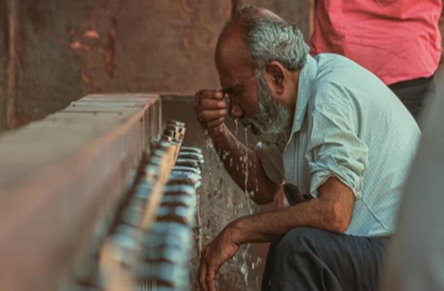 भारत के बुजुर्गों पर मंडरा रहा संकट! 60 साल से ऊपर वालों के लिए जानलेवा है ये मौसम