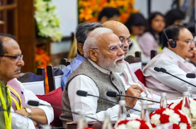 PM मोदी की यवाओं को सलाह- Real के इस जमाने में Shortcut को बिल्कुल यूज ना करना
