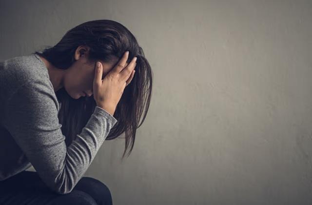बार- बार कर रहा है रोने का मन, तो समझो शरीर को है इस Vitamin की सख्त जरूरत