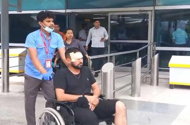 Air India की फ्लाइट में तेज झटके लगने से छत से टकराए यात्रियों के सिर, 12 लोग घायल