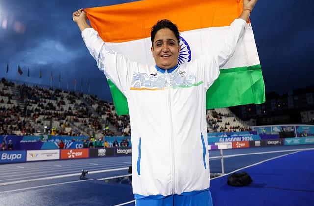 मेरी मां ने दुनिया के ताने सुनकर मेरा साथ दिया, मैं ये मेडल अपनी मां को समर्पित करती हूं...
