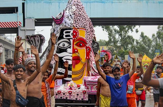 पिज्जा, पास्ता, नूडल्स से लेकर पोहा तक, कांवड़ियों को मिल रहा है कमाल का खाना