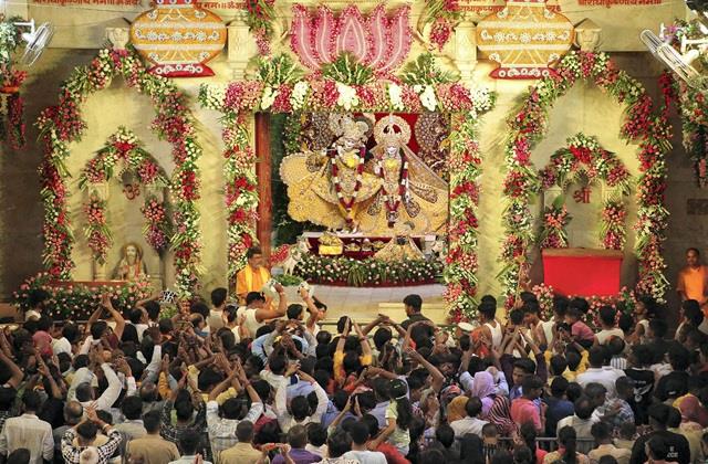 मथुरा में पहली बार आसमान में दिखेगी कृष्ण लीला,  500 ड्रोन दिखाएंगे श्रीकृष्ण के जन्म से जुड़े दृश्य