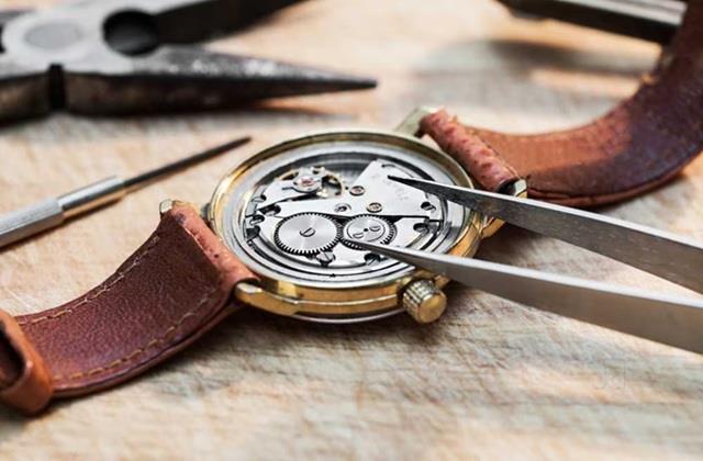 6 महीने में 3 बार खराब हुई Oris Watch, अब ब्याज के साथ वापिस करने होंगे 1.26 लाख!