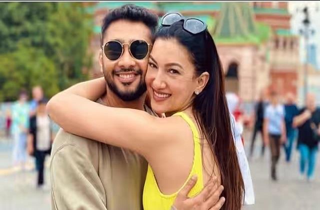 पति की इस हरकत से परेशान हैं बॉलीवुड Actress, कहा- मेरे अंडरआर्म्स सूंघते हैं और...