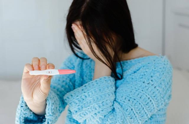 पहला IVF फेल होने के बाद दूसरे IVF के बारे में कब सोचना चाहिए? डॉक्टर ने समझाई पूरी बात