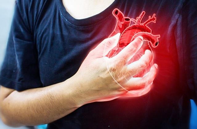 Heart Attack के 11 शुरुआती संकेत जिसे गंभीरता से लेना चाहिए