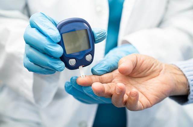 Diabetes को लेकर पुरुषों और महिलाओं में बड़ा अंतर, जानें किसे किस बीमारी का खतरा