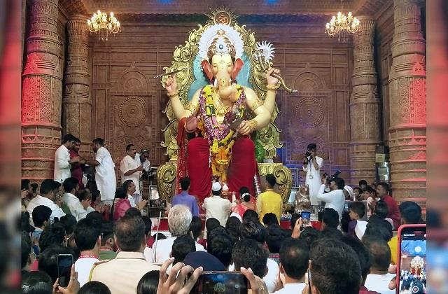 लालबागचा राजा हर साल मस्जिद पर जानें क्यों रुकते हैं? जानें ये खास परंपरा